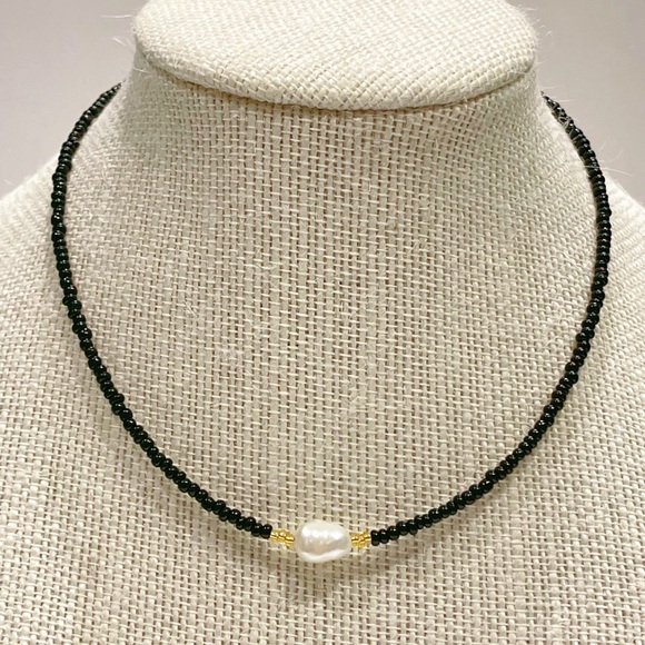 Handmade black glass seed bead & fresh water Pearl necklace - Picture 1 of 4